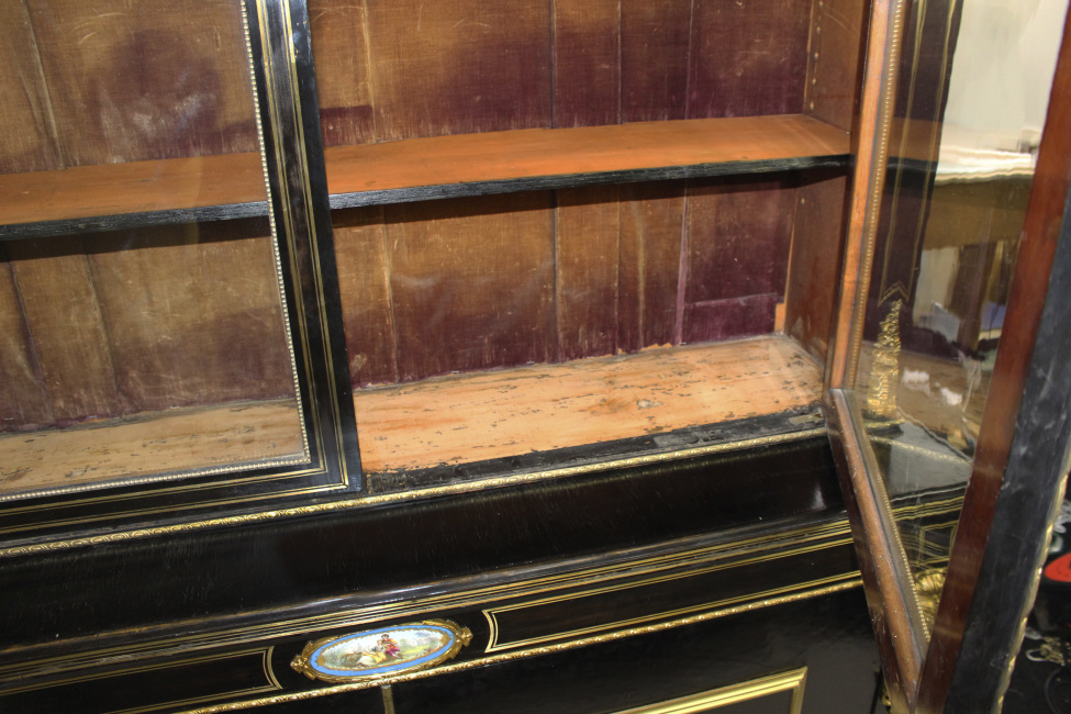 French Brass Inlaid Ebonized Bookcase with Sevres Plaques c.1820 - Image 4 of 7