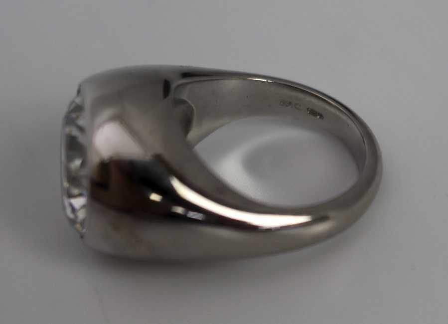 17 Carat Cubic Zirconia 18ct White Gold Ring - Image 6 of 7