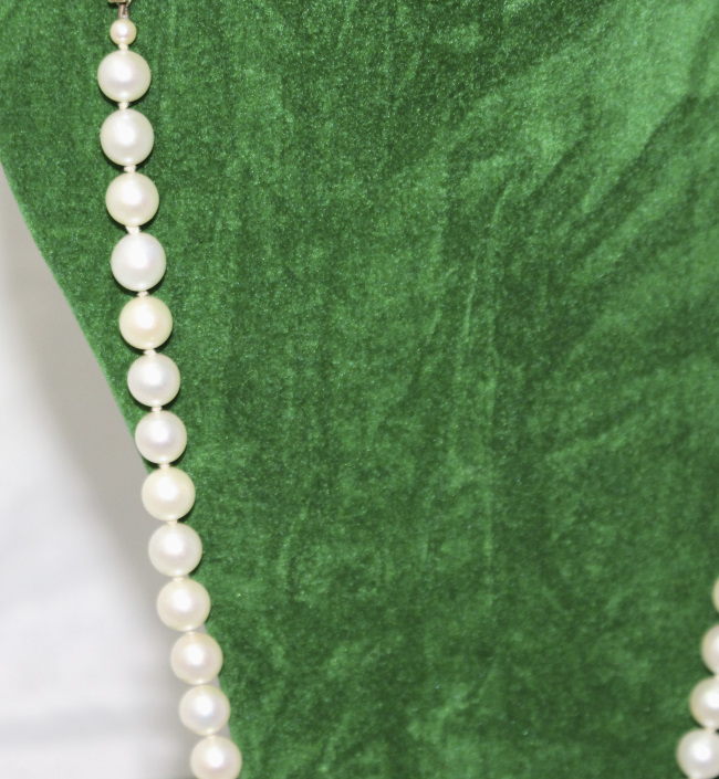 Akoya Pearl Necklace with 19th c. Sapphire Set Clasp - Image 5 of 12