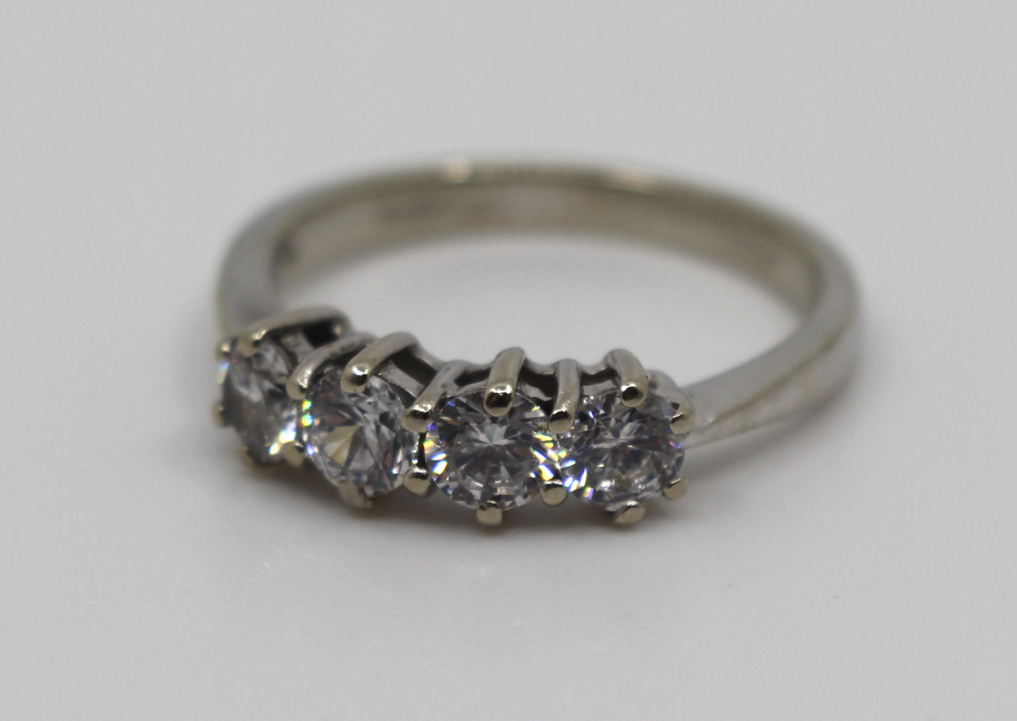 Four Stone Diamond Style Ring 9ct White Gold - Image 2 of 5