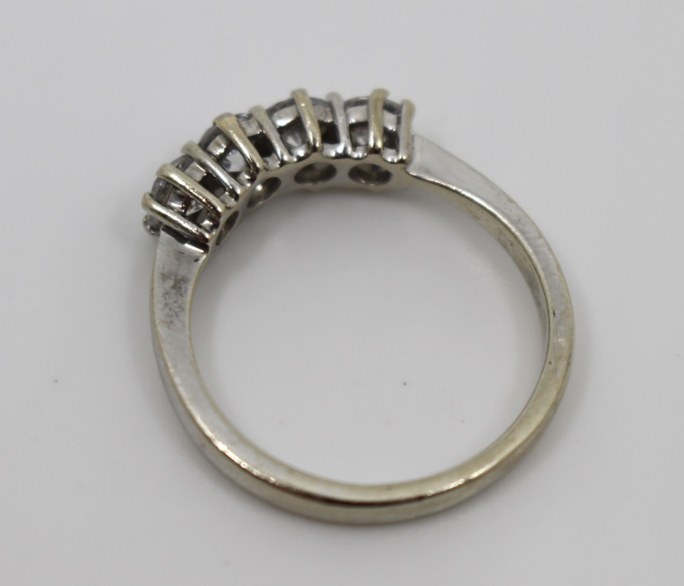 Four Stone Diamond Style Ring 9ct White Gold - Image 4 of 5