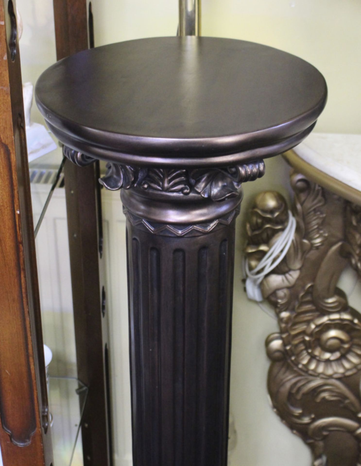 Heavy Antique Style Bronzed Pedestal Stand - Image 3 of 3