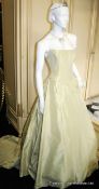 Top Quality Suzanne Neville Wedding Dress Cost £3500
