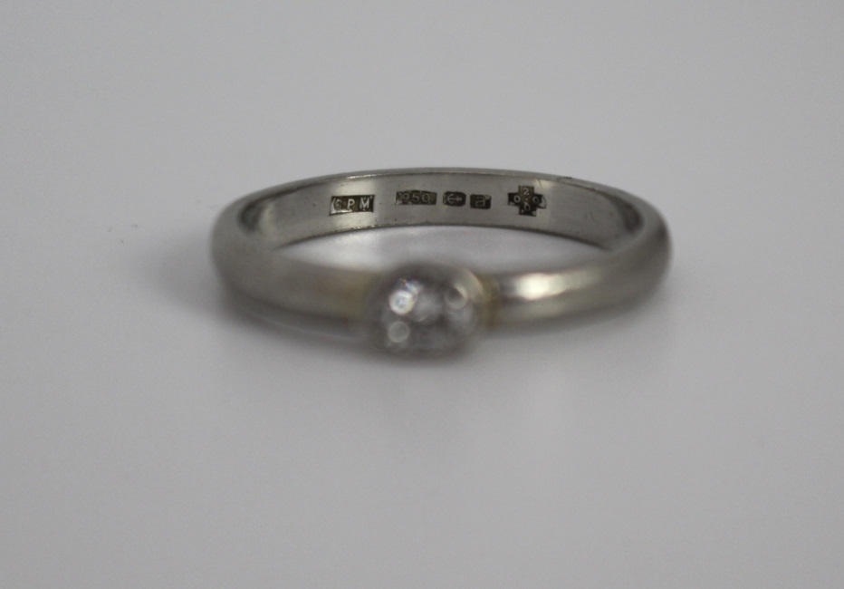 Oval Diamond Single Stone Ring 0.20 Carat - Image 5 of 6