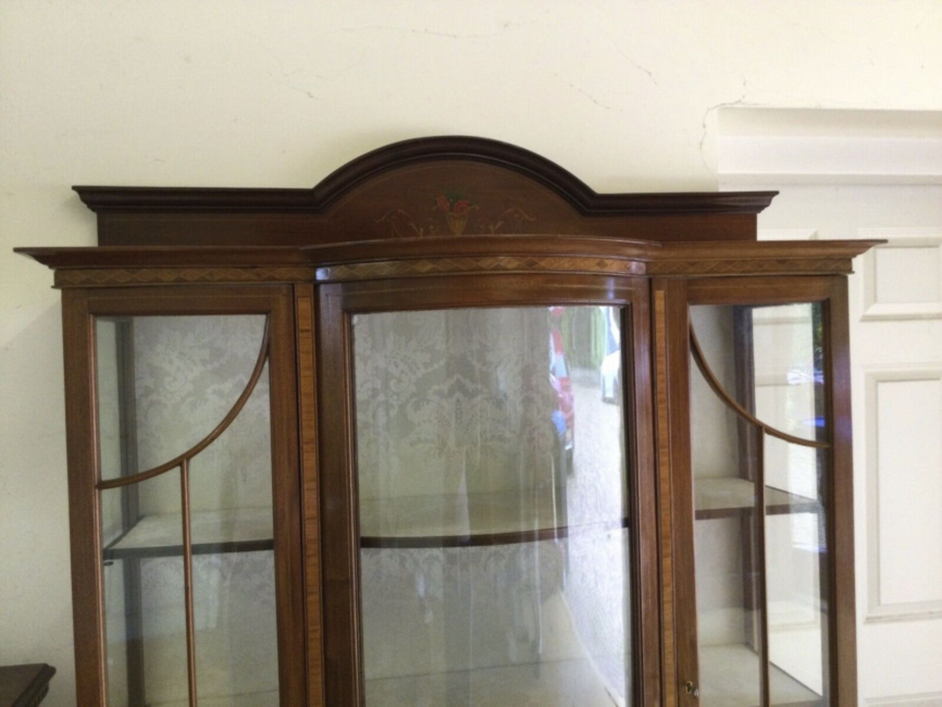 Late Victorian Glazed Mahogany Inlaid Bow Fronted Display Cabinet - Image 8 of 9