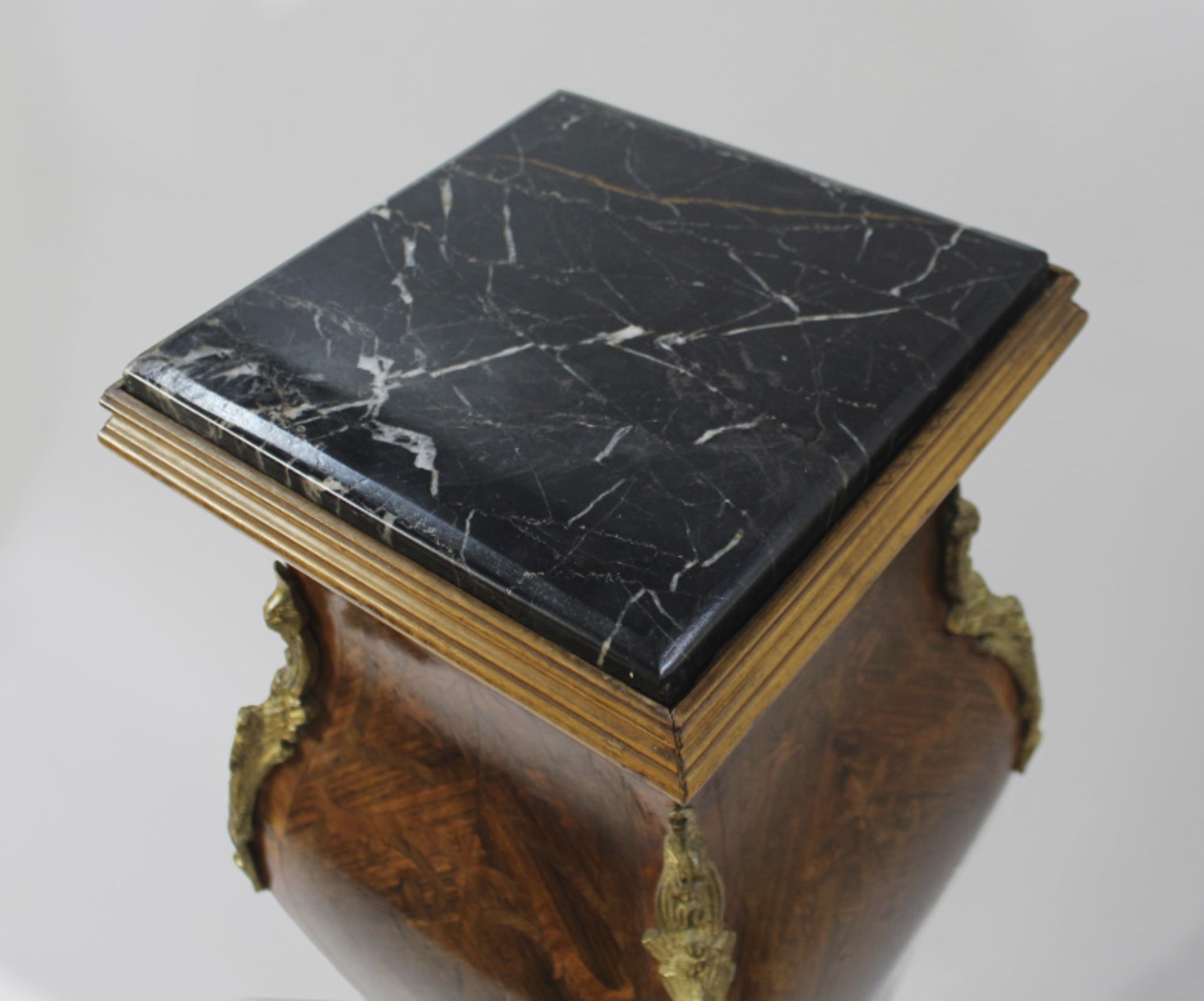 French Marble Topped Bombé Inlaid Kingwood Pedestal - Image 3 of 8