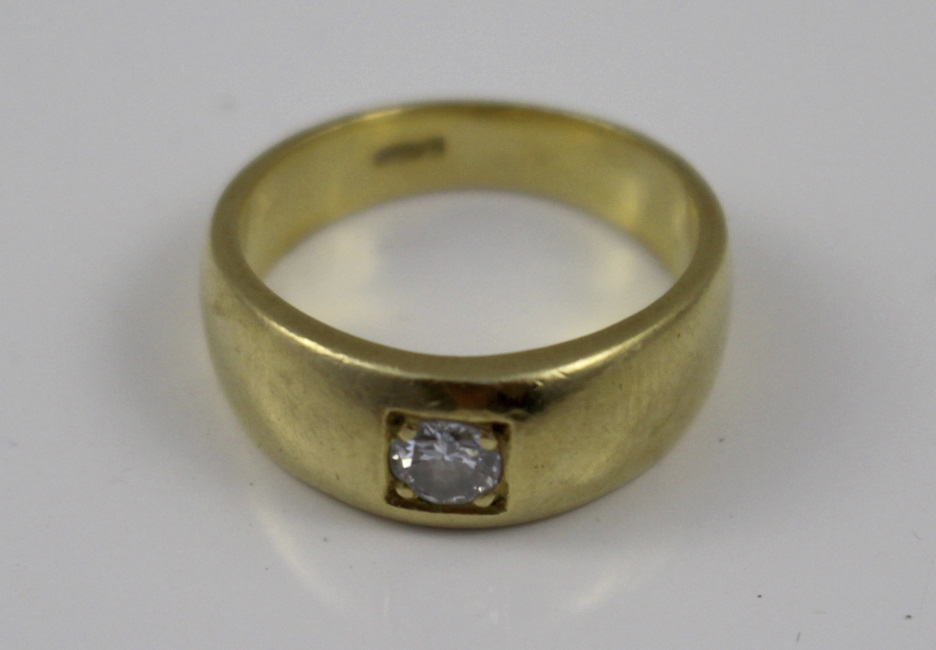 0.28ct Diamond 18ct Gold Signet Ring - Image 3 of 6