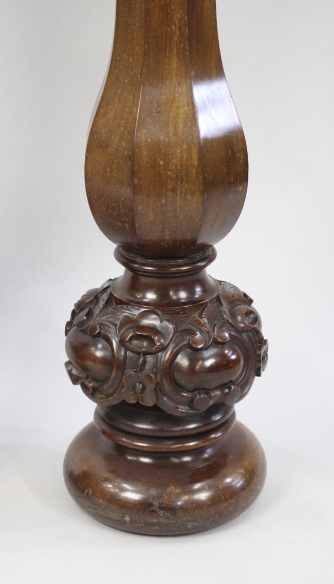 Pair of Early Victorian Carved Mahogany Pedestals - Image 10 of 10