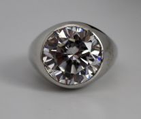 17 Carat Cubic Zirconia 18ct White Gold Ring