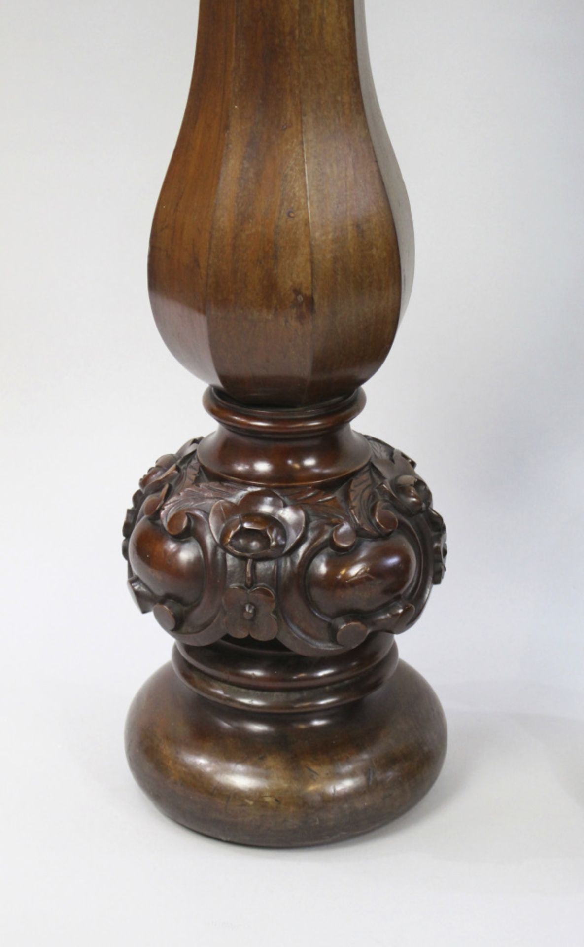 Pair of Early Victorian Carved Mahogany Pedestals - Image 6 of 10