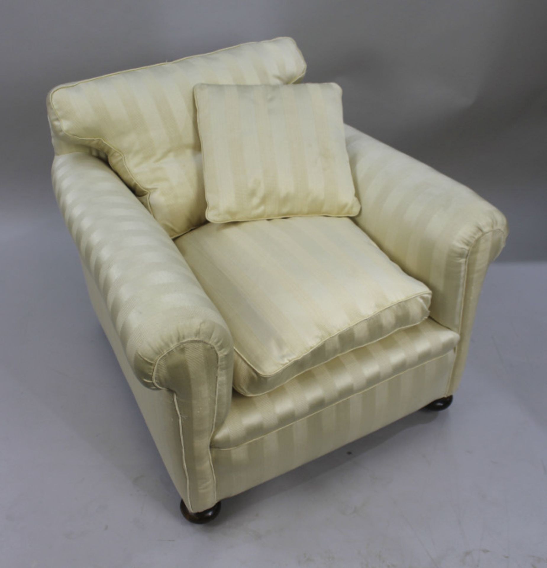 Edwardian Mahogany Framed Club Armchair - Image 2 of 5