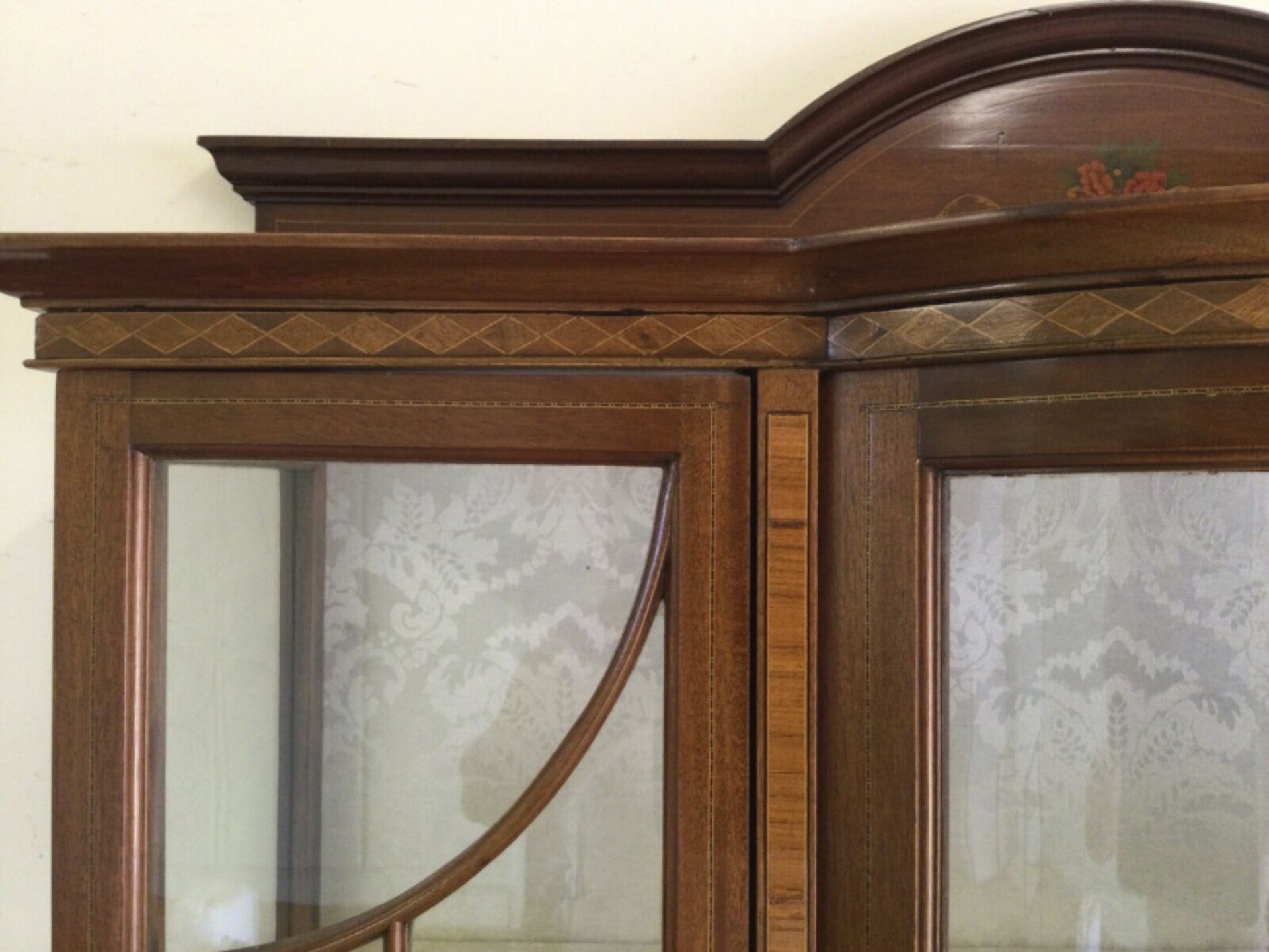 Late Victorian Glazed Mahogany Inlaid Bow Fronted Display Cabinet - Image 7 of 9