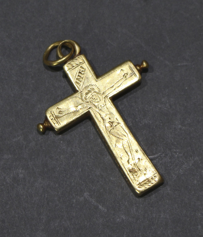 Gold (?) Crucifix Pendant - Image 2 of 5