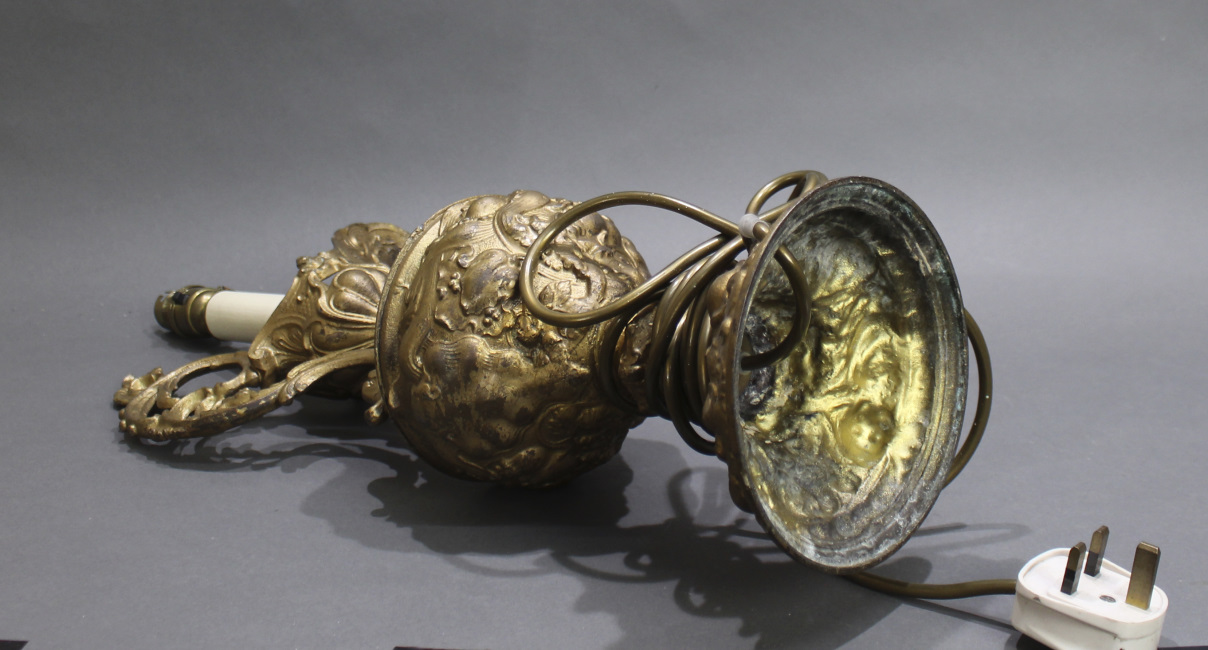 Gilded Metal Ewer Table Lamp - Image 4 of 4