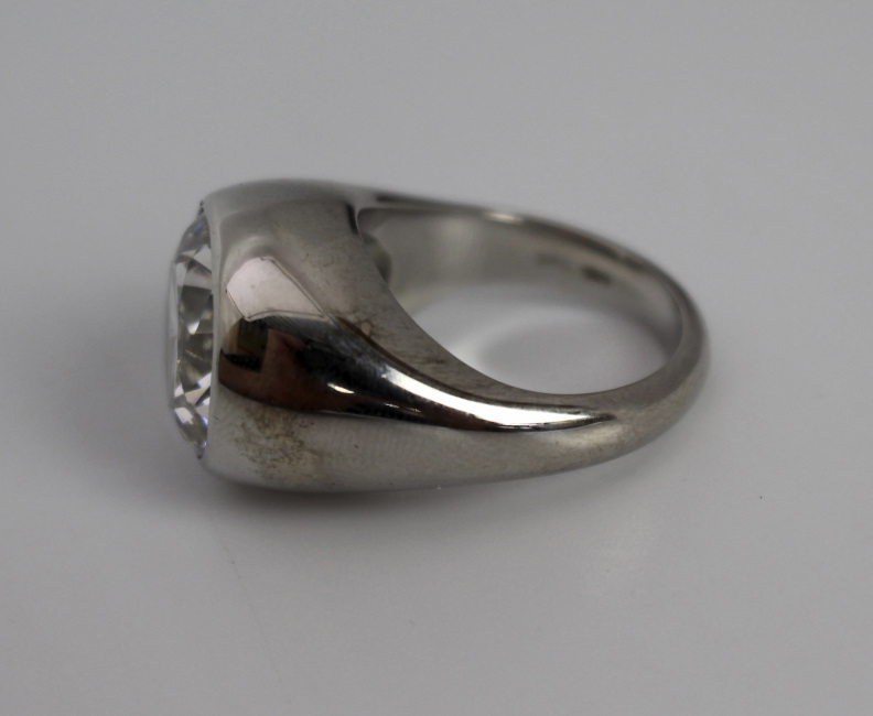 17 Carat Cubic Zirconia 18ct White Gold Ring - Image 5 of 7