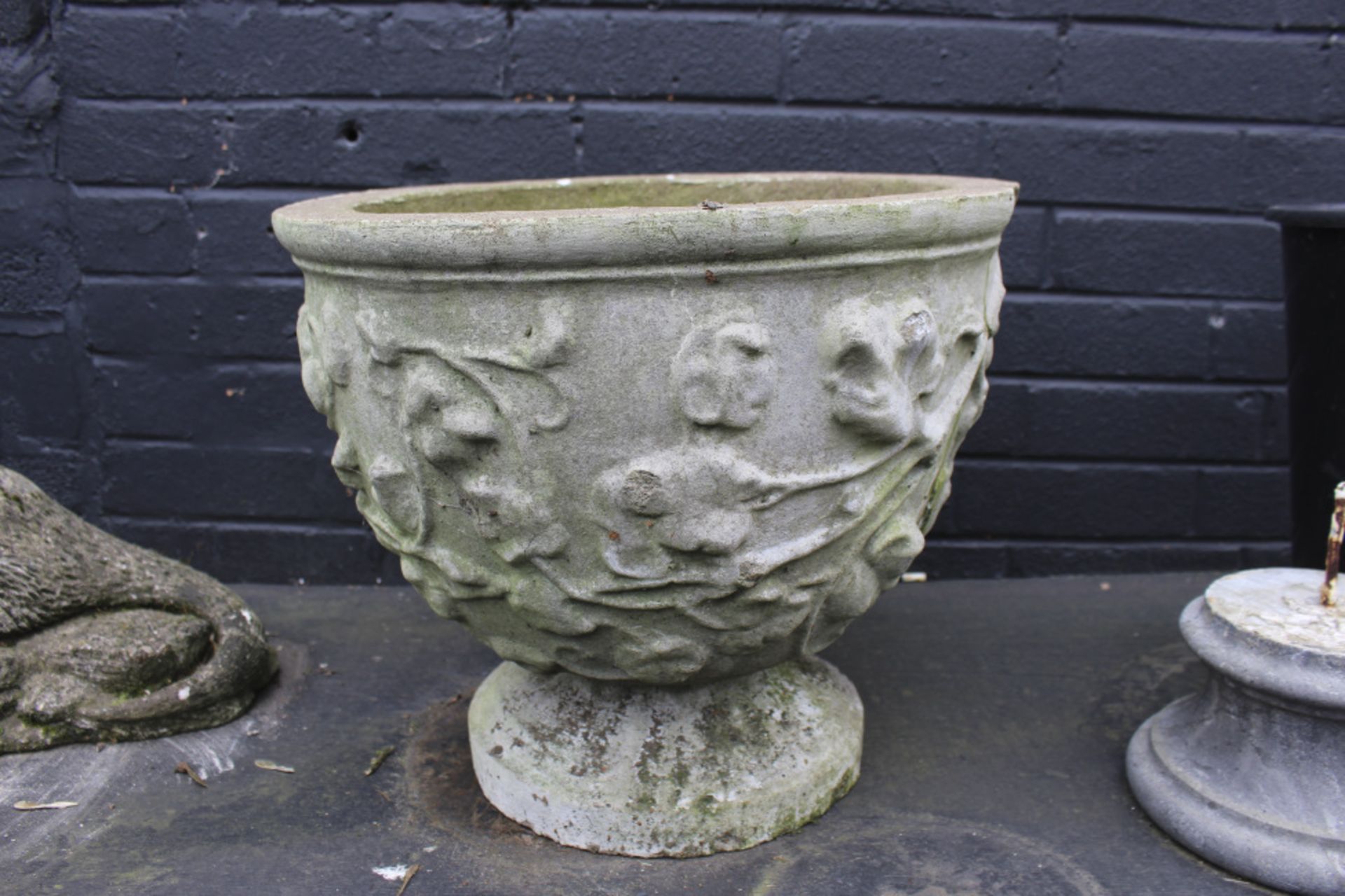 Garden Pot Planter with Floral Decoration - Image 2 of 2