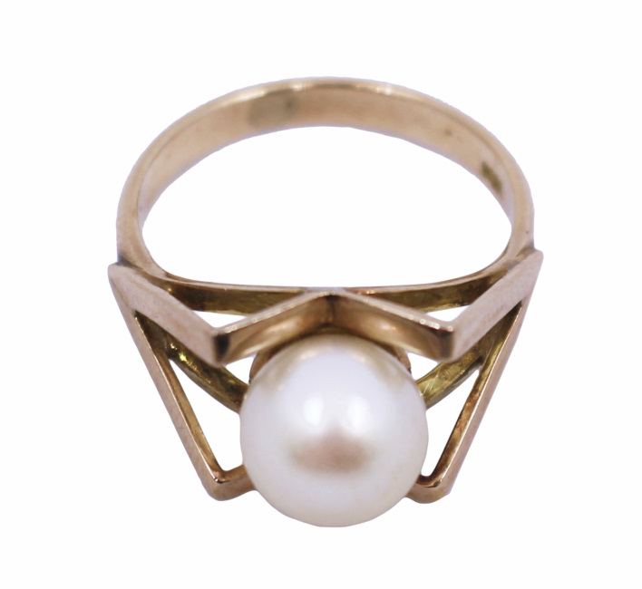 Pearl 14ct Gold Ring with Geometric Setting - Image 2 of 4