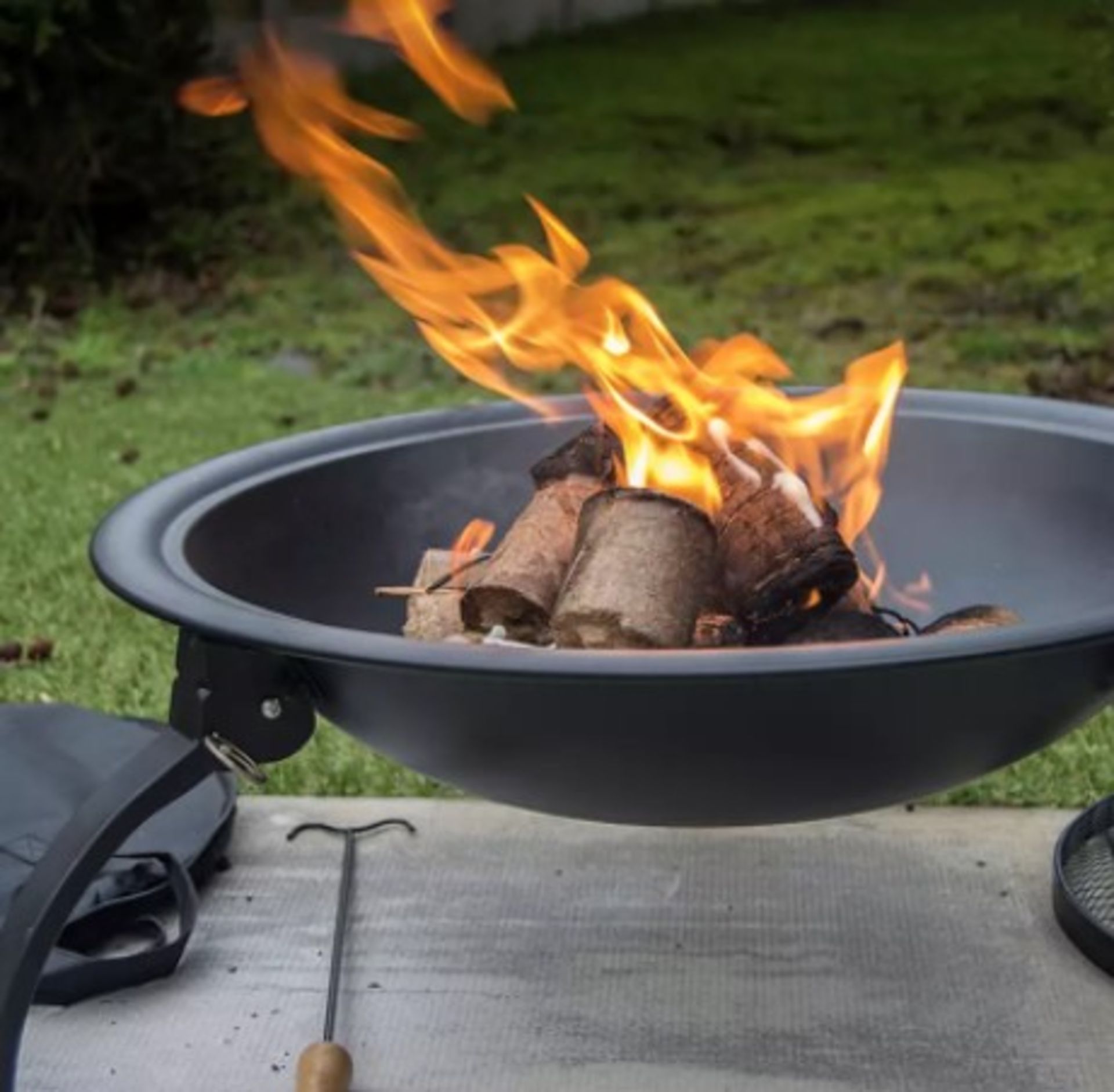 (8A) 2x Items. 1x Bar Be Quick Portable Fire Pit & BBQ RRP £45. Contents Appear Clean, Unused. (No - Image 2 of 8