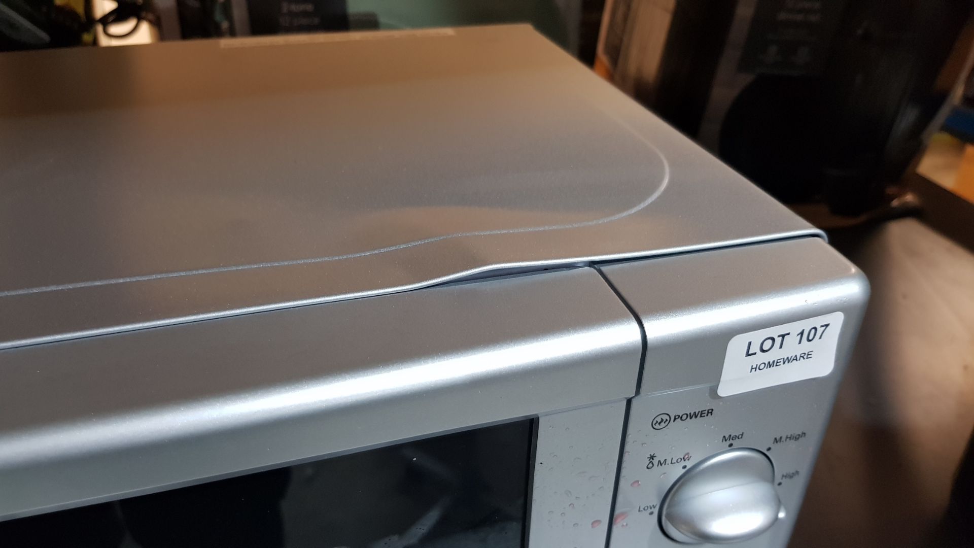 (15C) 1x GH 700W 17L Microwave Silver RRP £50. (Microwave Has Cosmetic Dent. New Item, Removed Fro - Image 3 of 5