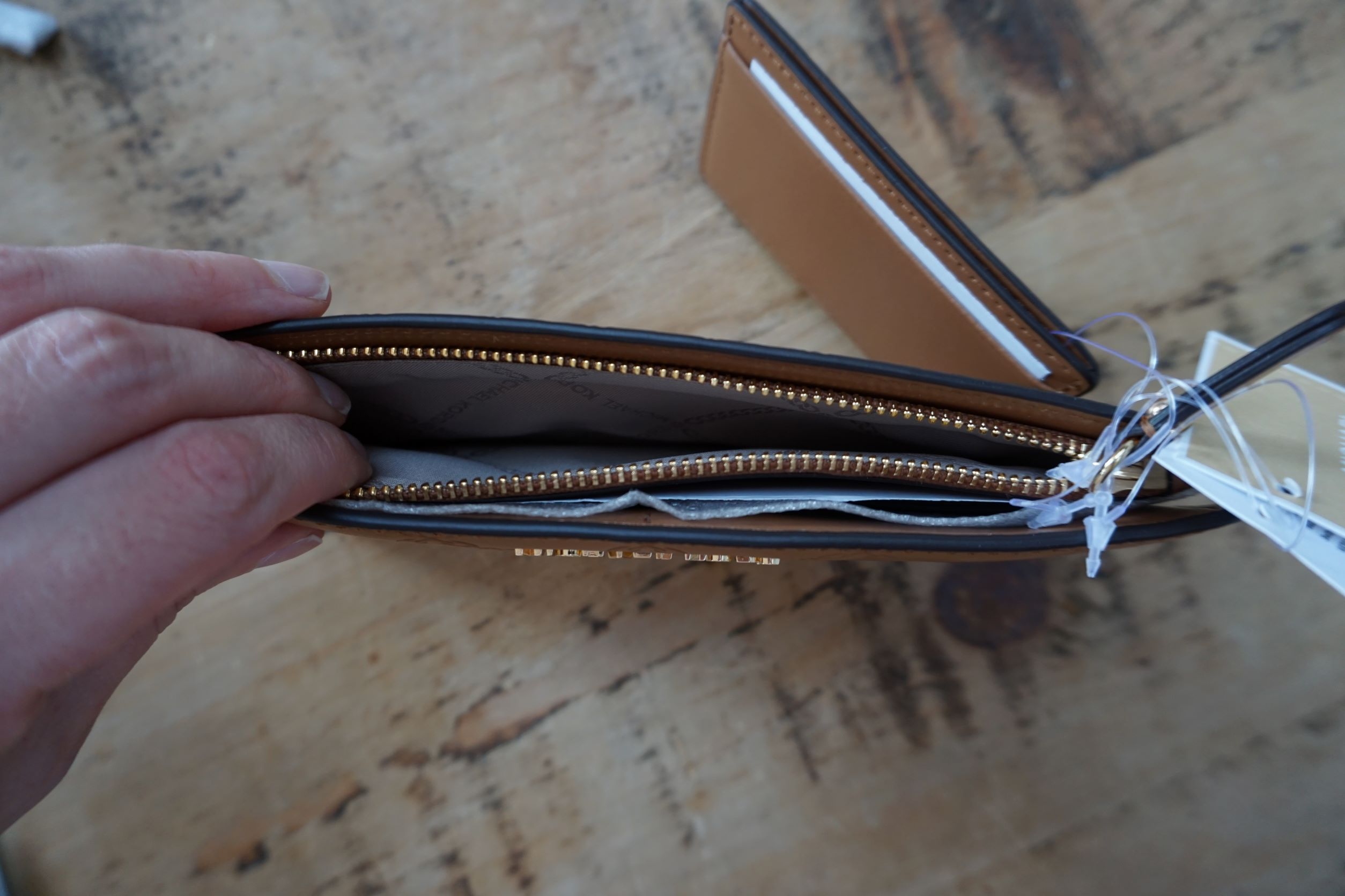 Michael Kors Money Pieces Large Card Case Acorn - Image 3 of 3