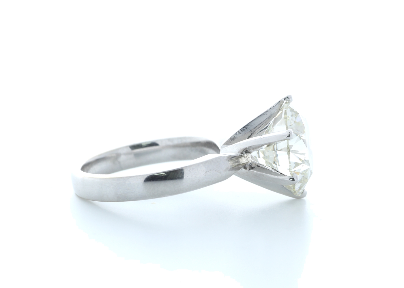 18ct White Gold Single Stone Prong Set Diamond Ring 6.10 Carats - Image 4 of 5