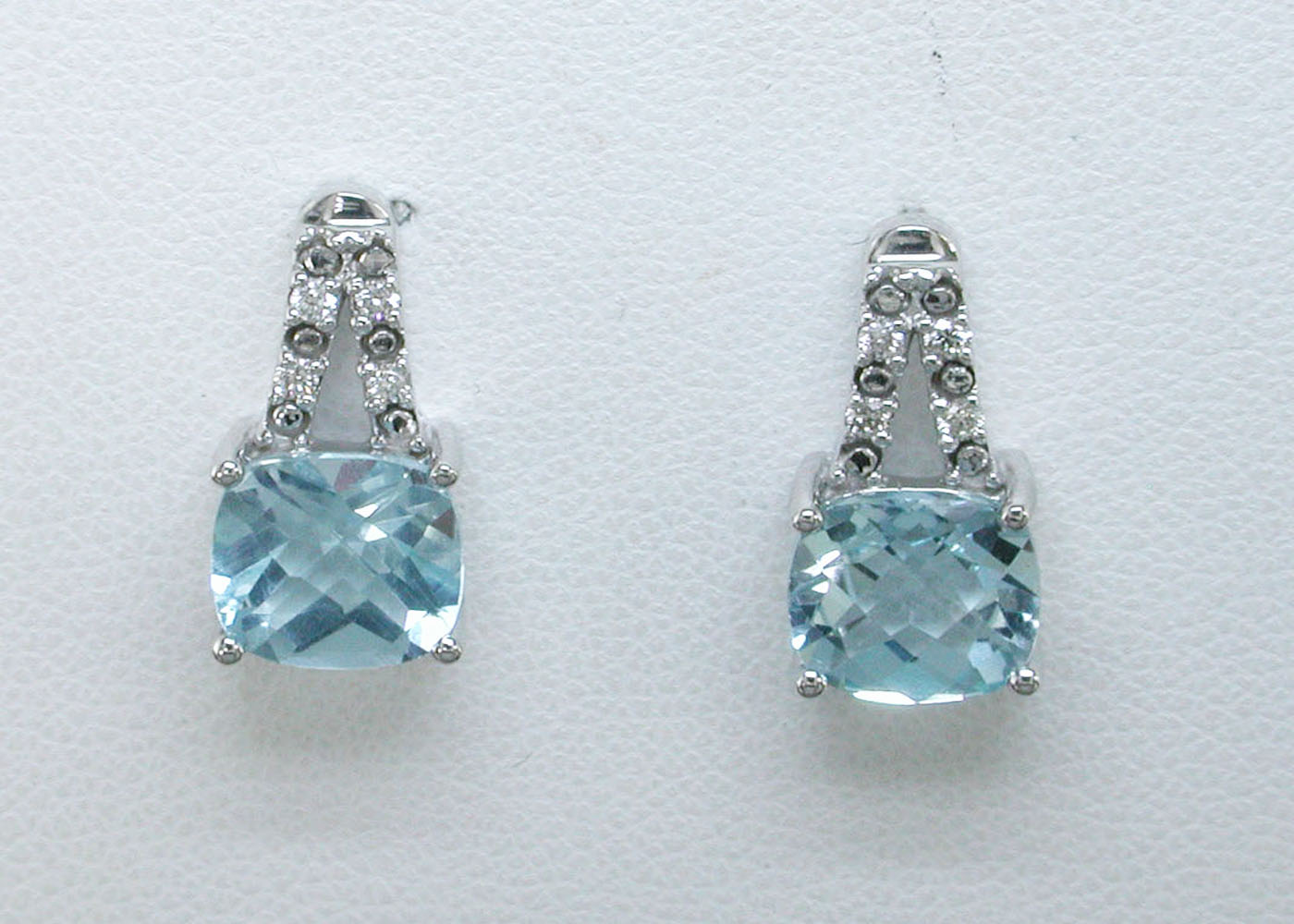 9ct White Gold Diamond And Blue Topaz Earrings - Image 6 of 8