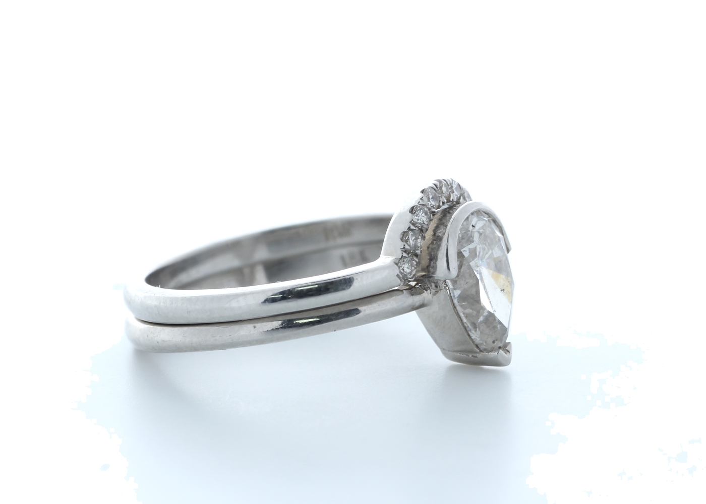 18ct White Gold Pear Shape Diamond Ring With Matching Band 1.16 (1.07) Carats - Image 3 of 4