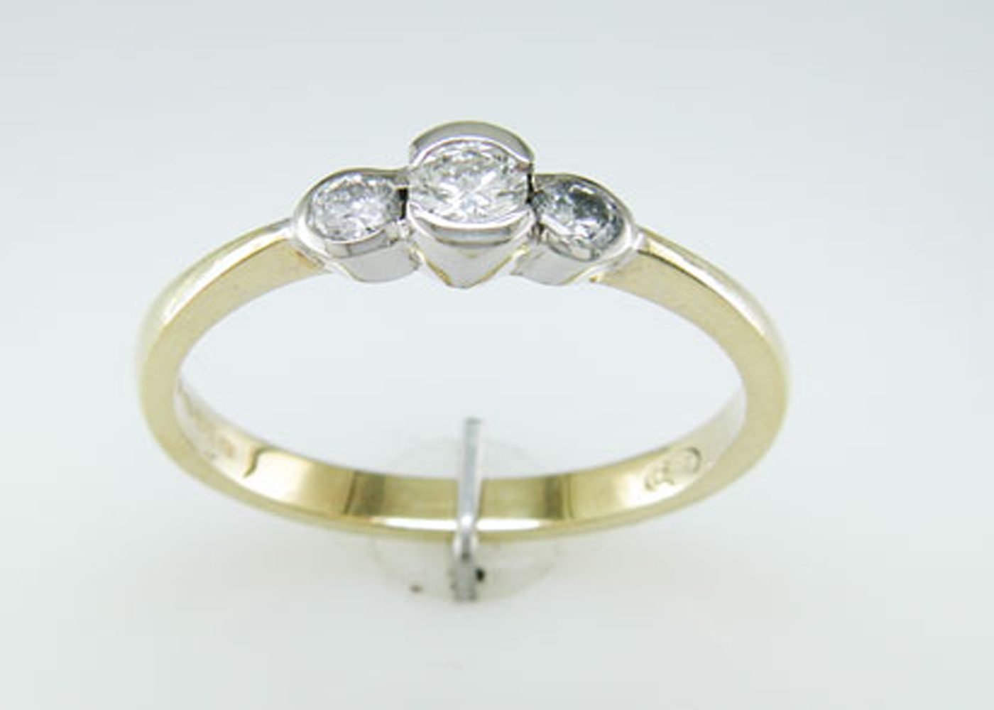 18ct Three Stone Rub Over Set Diamond Ring 0.65 Carats - Image 7 of 9