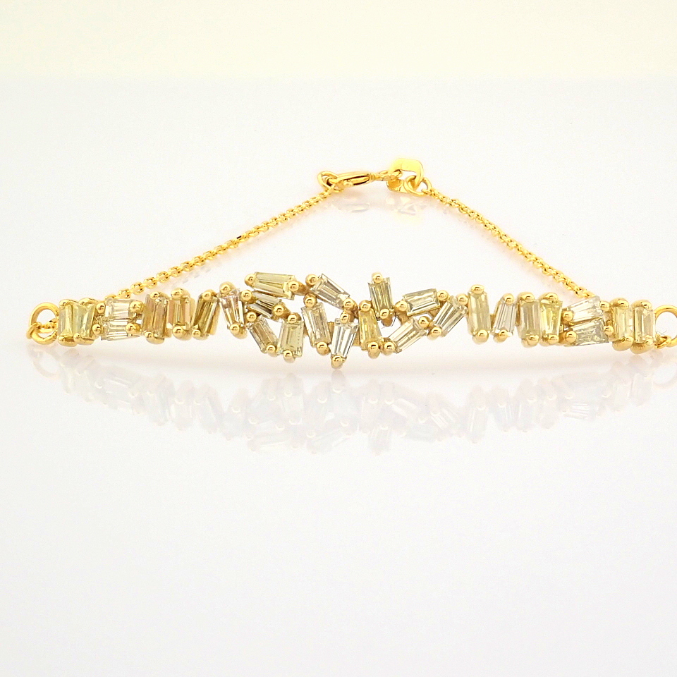 IDL Certificated 14K Yellow Gold Fancy Diamond Bracelet (Total 0.84 ct Stone)