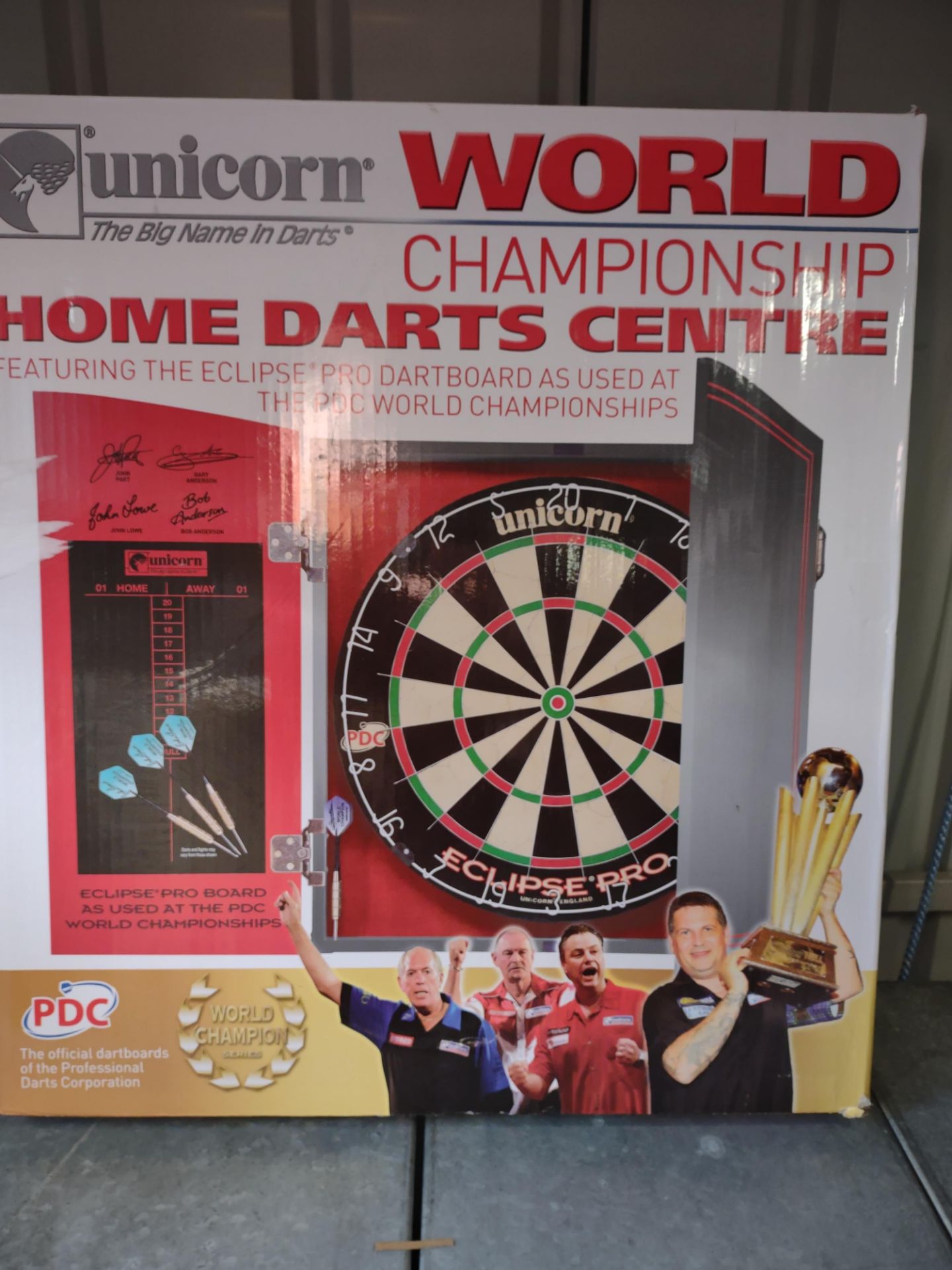 Unicorn World champ dartboard RRP £40. Grade U.