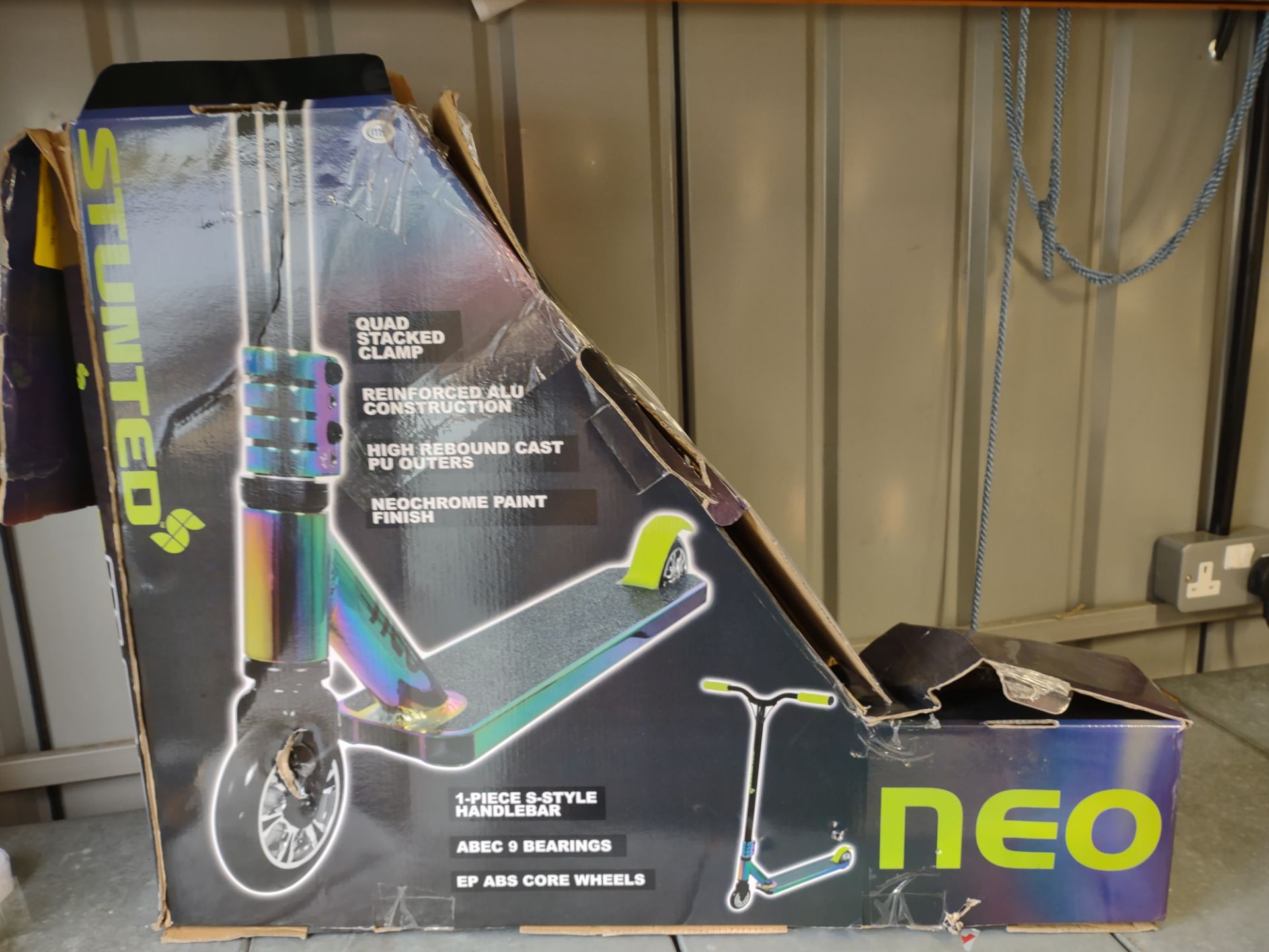 Neo Stunted scooter. RRP £85. Grade U.