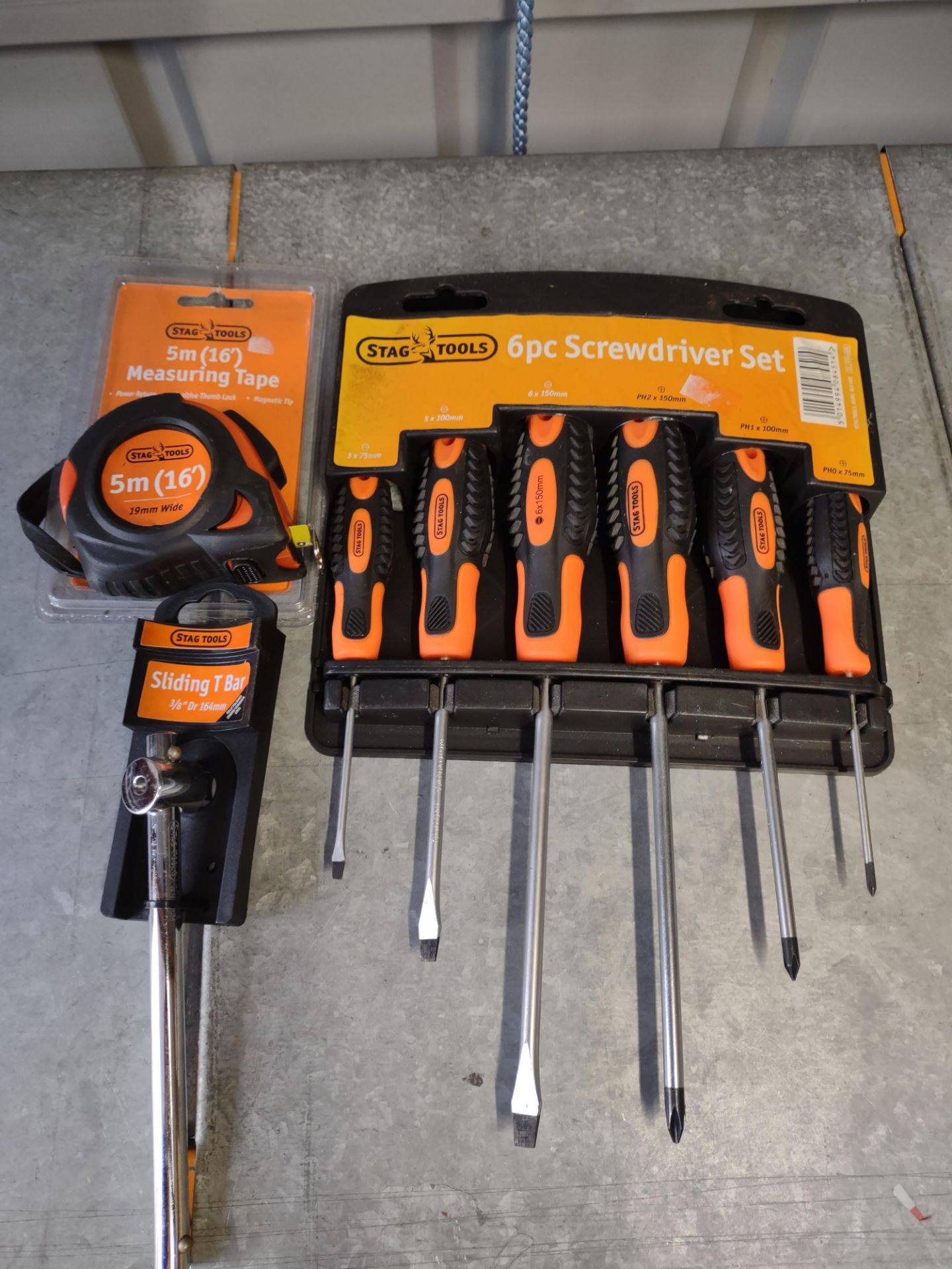 Stag Tools 6 piece screw driver set, sliding T bar, 5m tape measure. RRP £30. Grade A.