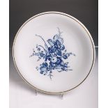 Gr. flacher Teller (Meissen, blaue Schwertermarke, wohl 20. Jh.), Dekor "Blaue Blume", m.