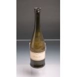 Alte Weinflasche (um 1750), olivgrünes Glas mundgeblasen, eingestochener Boden m. Abriss,