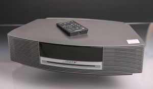 Bose Wave Music System in Silber, CD/MP3 u. Radio, Weckfunktion, AUX, m. Fernbedienung.