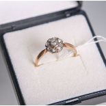 Damenring 333 GG, besetzt m. 9 Diamanten von zus. ca. 0.50 ct/vs1-si2/F-G, Ringgröße: 58, im Etui,