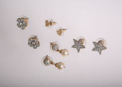 Konvolut von 4 Paar Swarovski-Ohrringen, vergoldet m. Besatz aus weißen Kristallen u. 1x m.