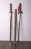Set aus 2 Schwertern (China, Alter u. Hersteller unbekannt), bestehend aus: 1x Kampfschwert, 2-