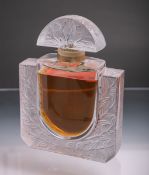 Gr. Lalique-Parfümflakon aus Baccarat-Glas (im Stil des Art Déco, Frankreich, wohl 20. Jh.),