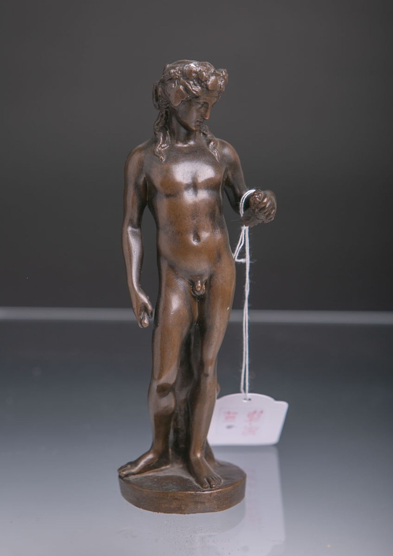 Stehender Bacchus (19. Jh.), Bronze, dunkel patiniert, Rs. m. Stempel „Sculp. Mecque Alle.