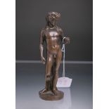 Stehender Bacchus (19. Jh.), Bronze, dunkel patiniert, Rs. m. Stempel „Sculp. Mecque Alle.