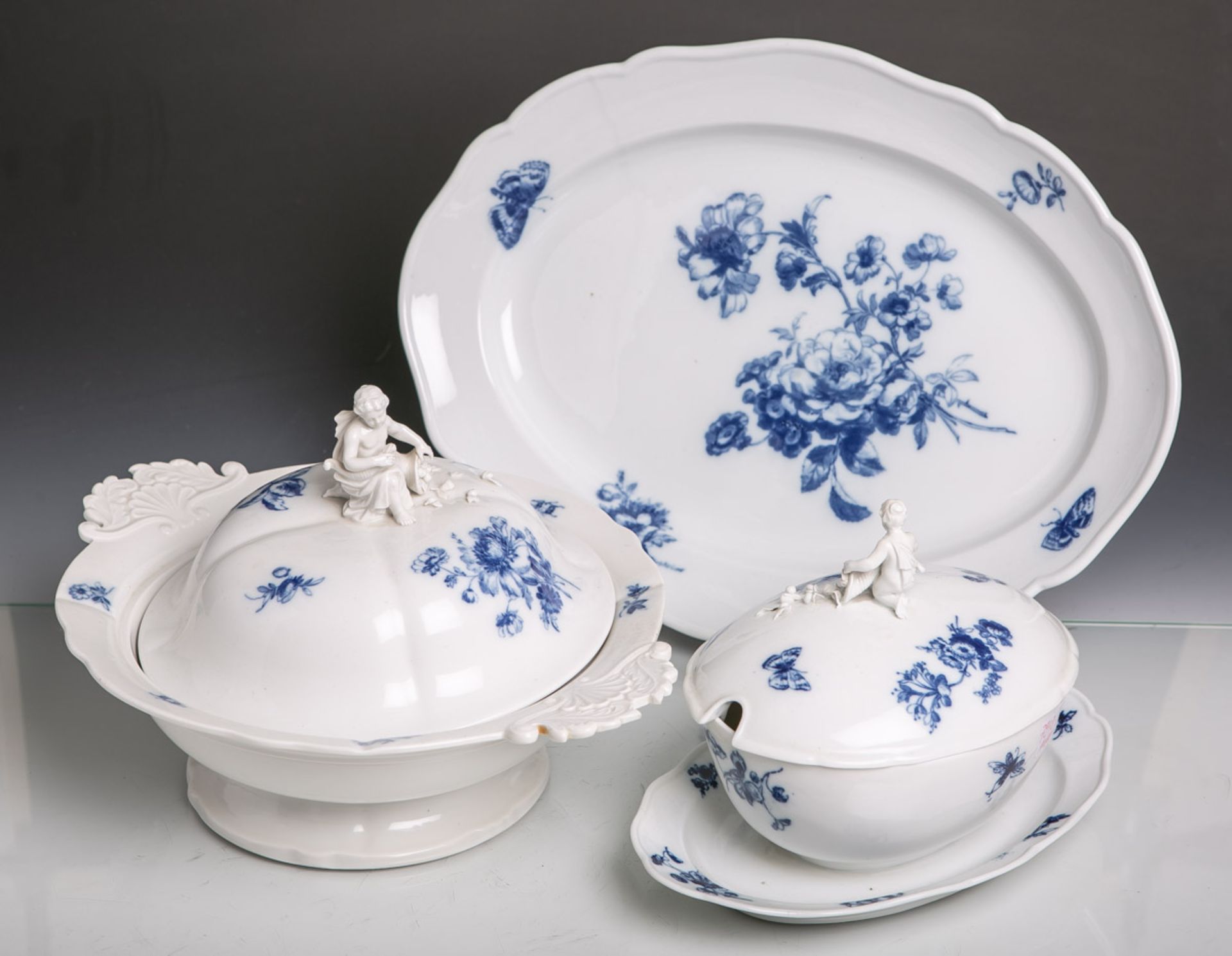 3 Geschirrteile (Meissen, blaue Schwertermarke, Knaufzeit, wohl 19. Jh.), Dekor "Blaue Blume",