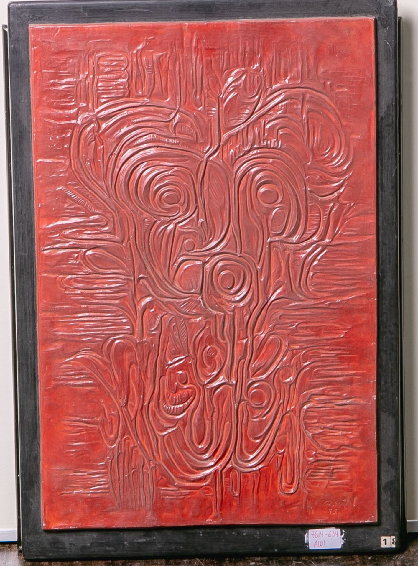 Oskar, R. (20. Jh.), ohne Titel, Wandreliefplatte m. abstrakter Darstellung in Rot, sign. u. dat. (