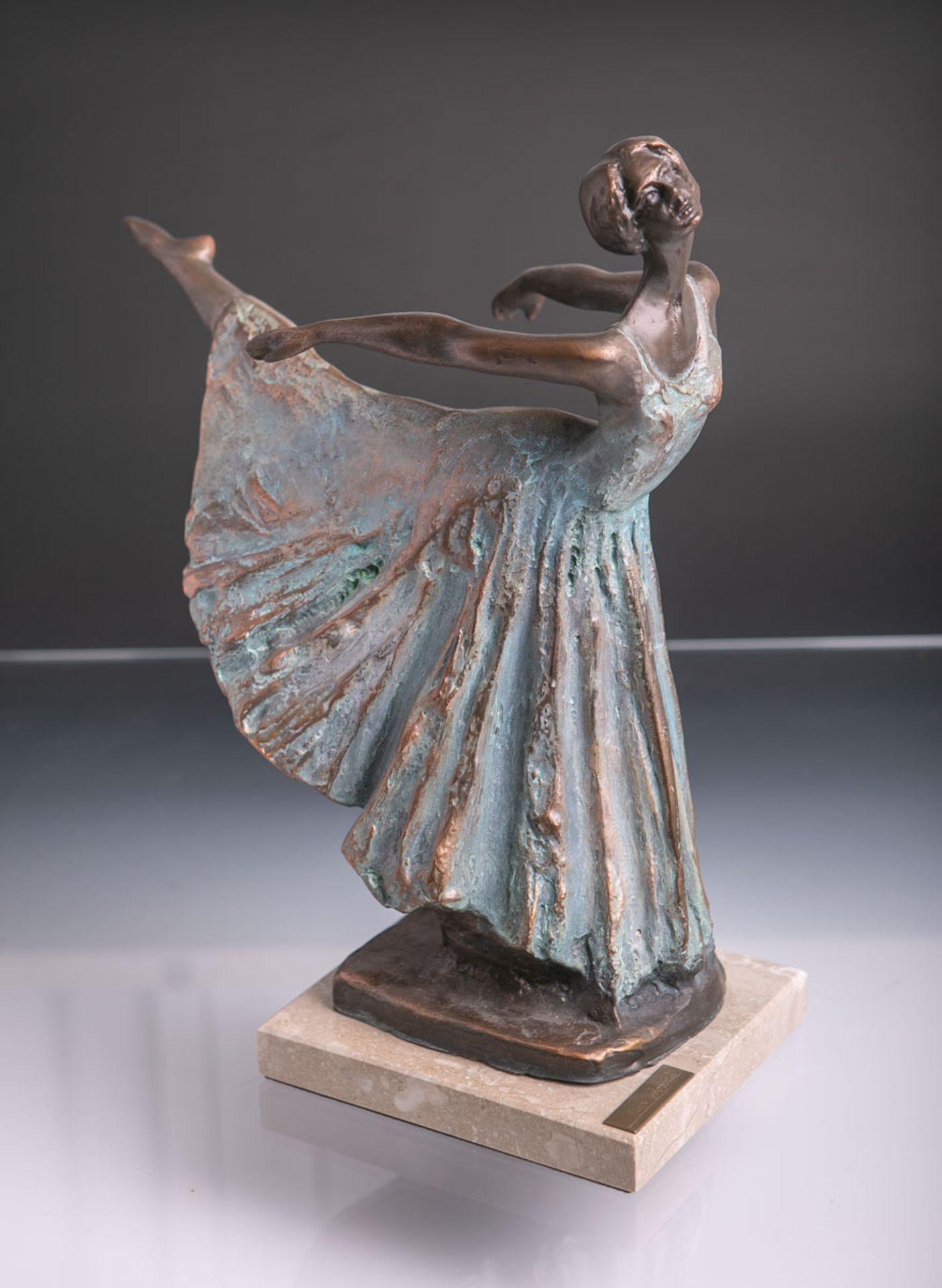 Jorda, Jluis (20. Jh.), Balletttänzerin, Bronze, auf Sockel sign., numm. 487, auf Marmorplatte