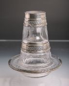 3-teilige Trinkgarnitur (Frankreich, 19. Jh.), klares Glas in Silberfassung, teils geschliffen,