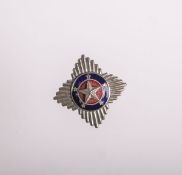 Kl. Abzeichen 925 Silber (Uruguay), wohl Polizei, gestempelt: Feingehalt, ca. 2,5 x 2,5 cm. Guter