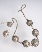 Collier sowie dazu passendes Paar Ohrgehänge aus großen Silberkugeln (Dubrovnik/Kroatien, 20.