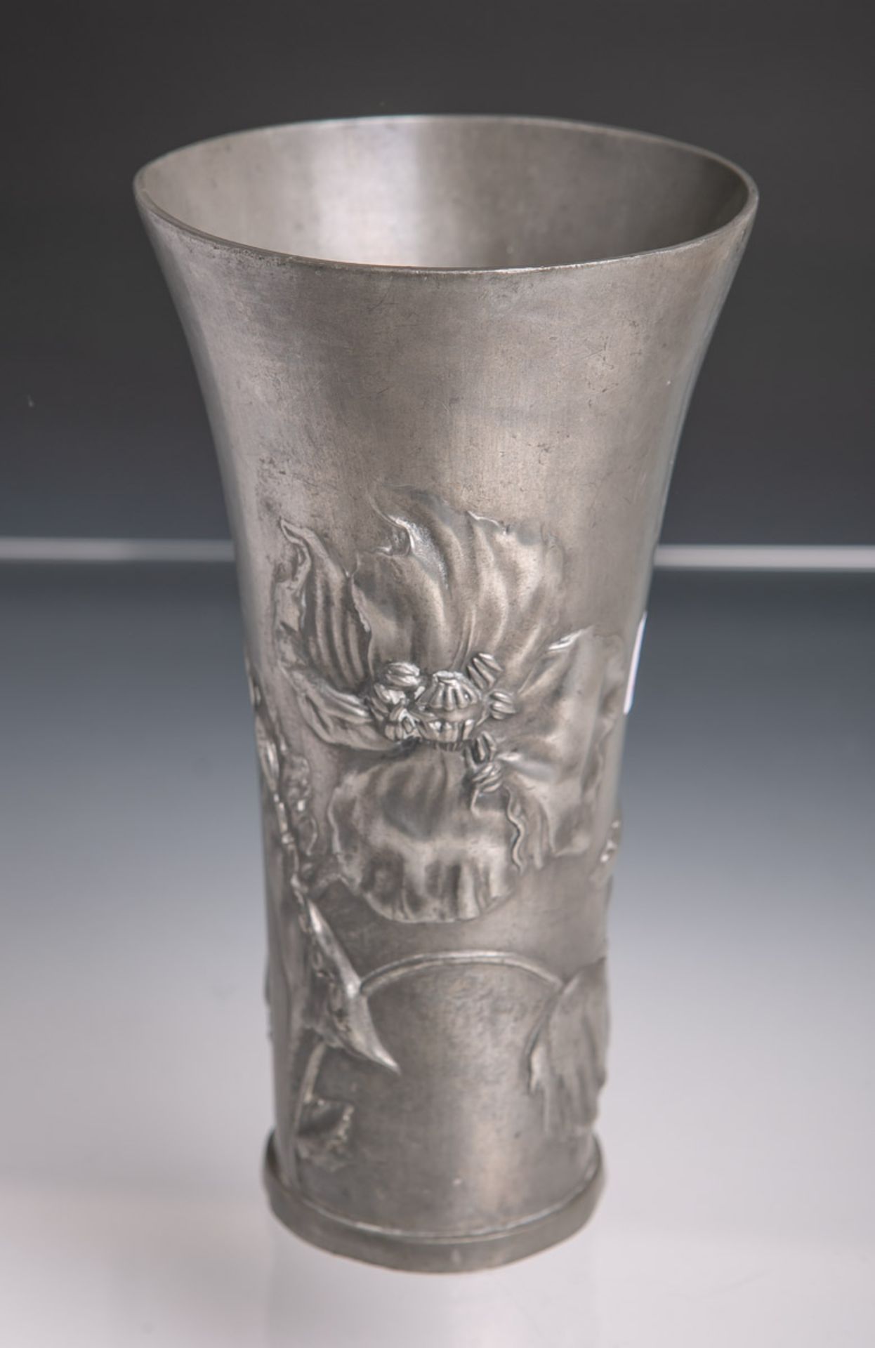 Vase (Kaiserzinn, Jugendstil), m.