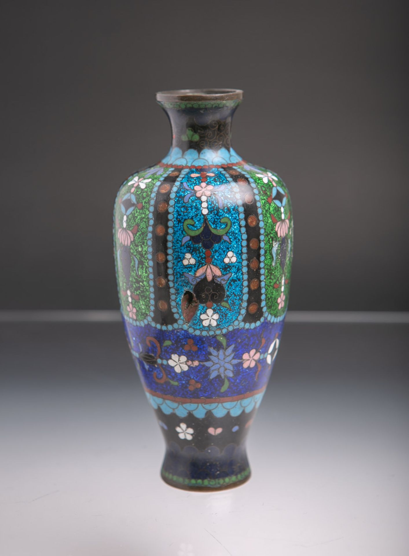 Cloisonné-Vase (Japan, Meiji-Zeit),