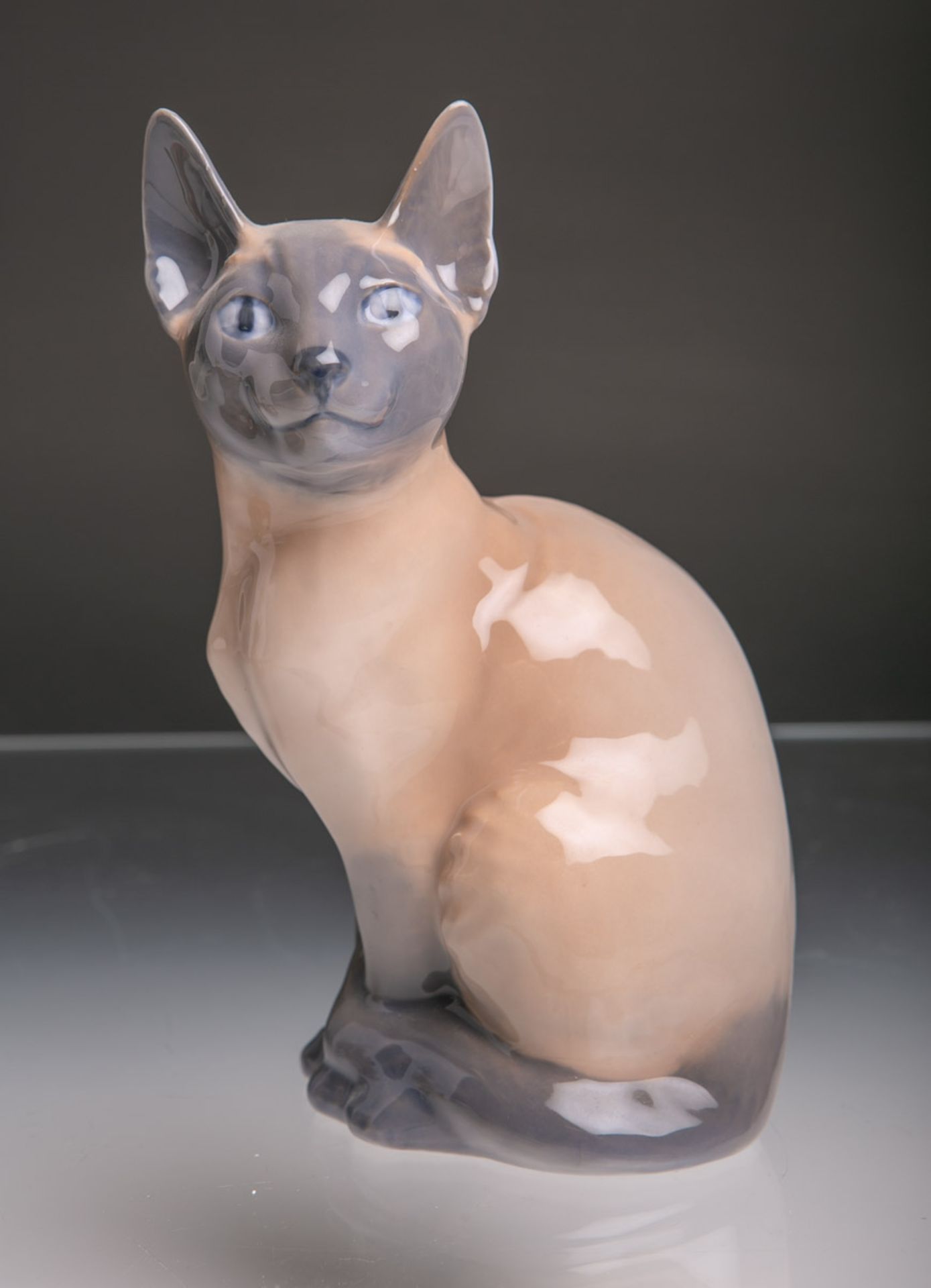Figur einer sitzenden Katze (Royal